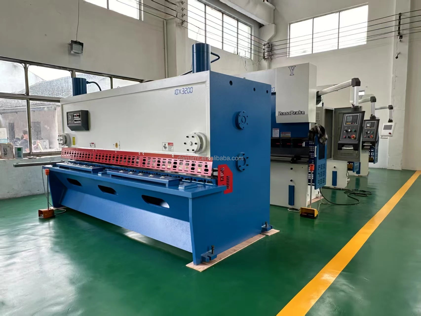 Metal Sheet Cutting Machine – Hydraulic Guillotine Shears 3000-4000mm